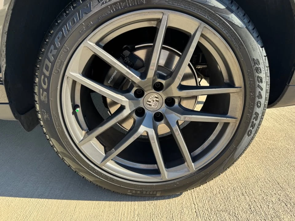 2025 Porsche Macan T - Image 19 of 20