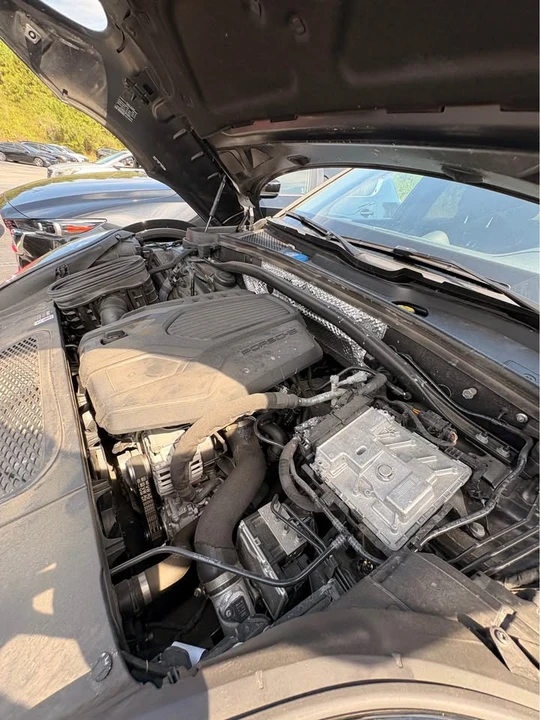 2025 Porsche Macan T - Image 11 of 11