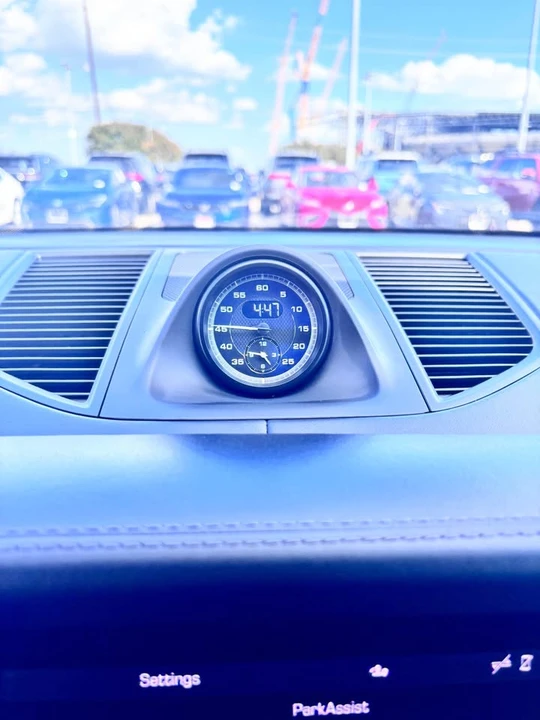 2025 Porsche Macan T - Image 13 of 14