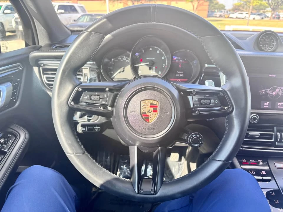 2025 Porsche Macan T - Image 9 of 14