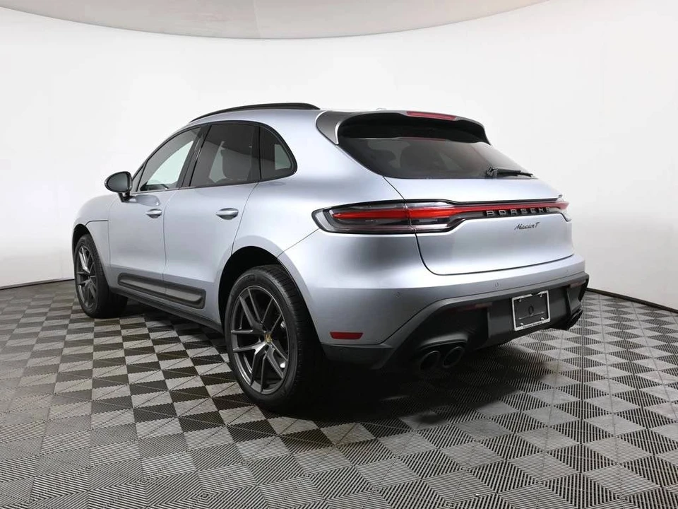 2025 Porsche Macan T - Image 3 of 4