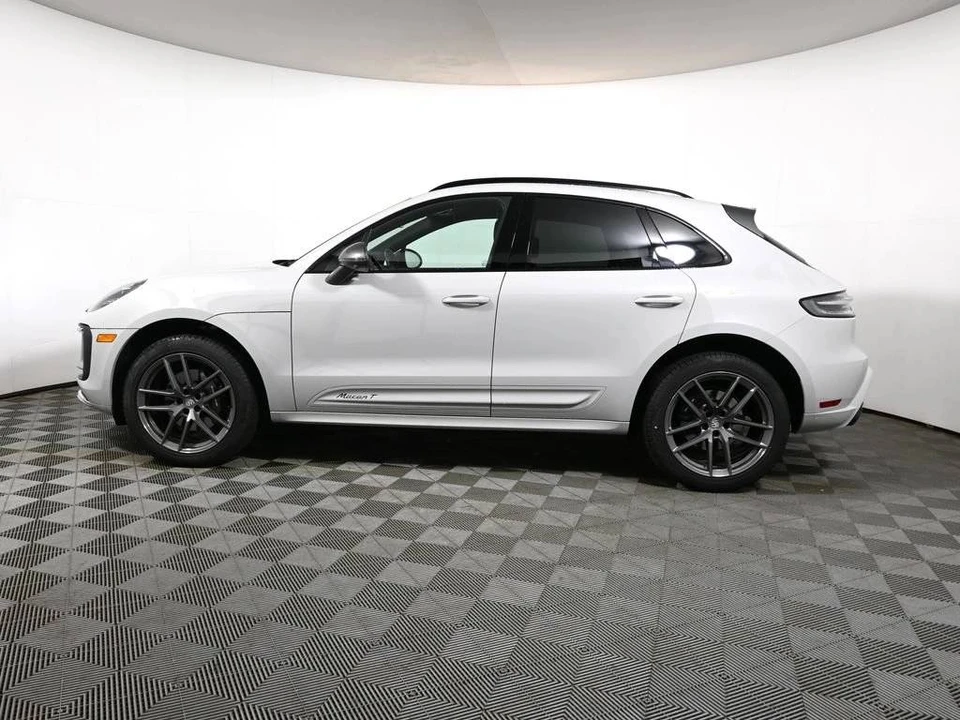 2025 Porsche Macan T - Image 2 of 4