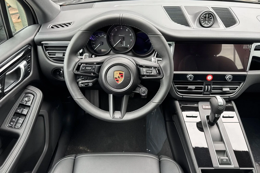 2025 Porsche Macan T - Image 16 of 21