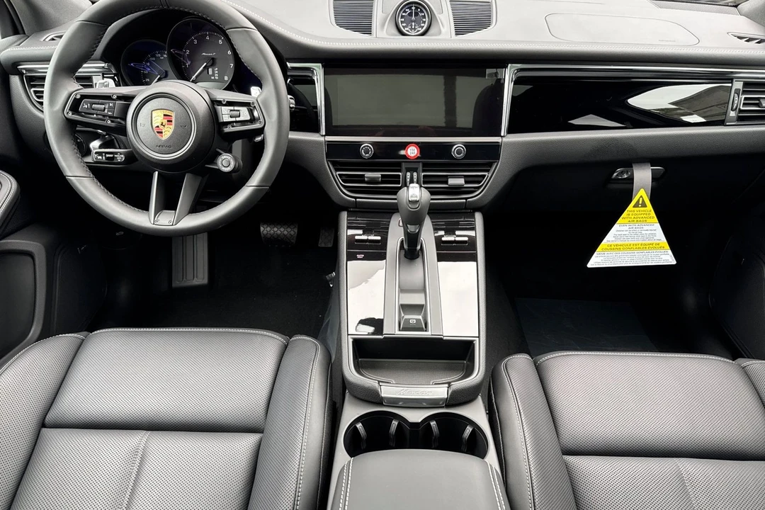 2025 Porsche Macan T - Image 6 of 21