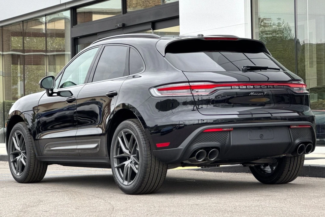 2025 Porsche Macan T - Image 3 of 21