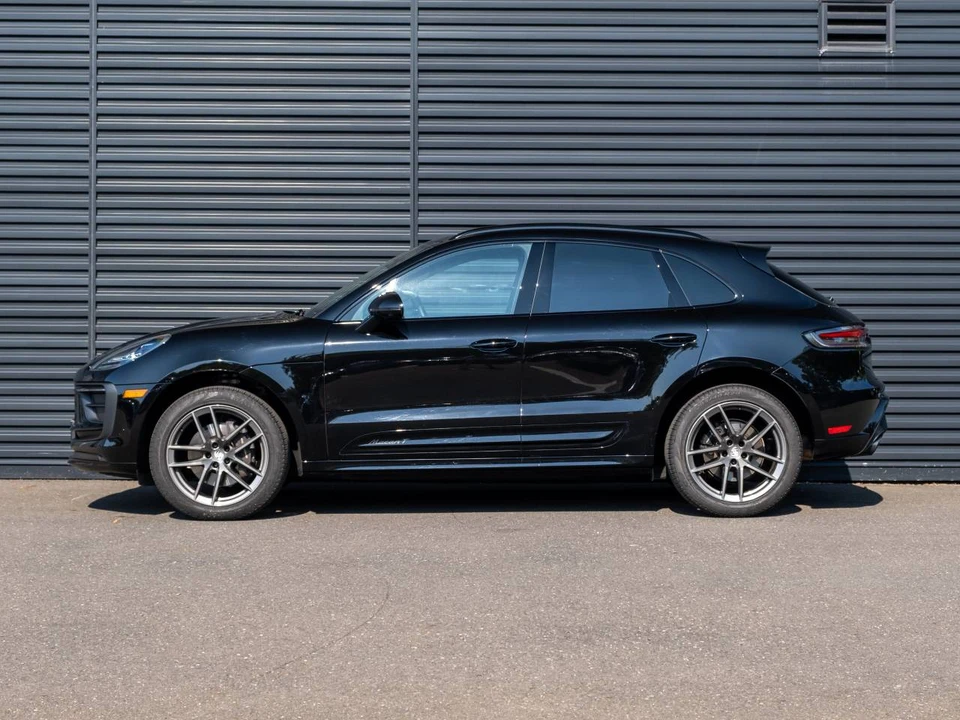 2025 Porsche Macan T - Image 2 of 5