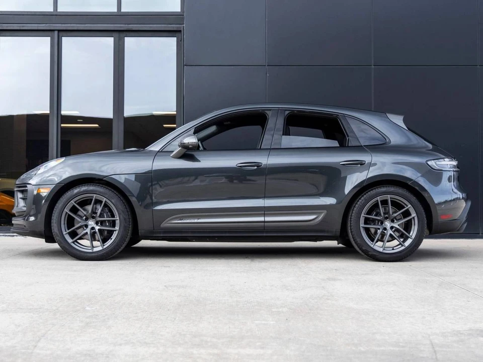 2025 Porsche Macan T - Image 2 of 5