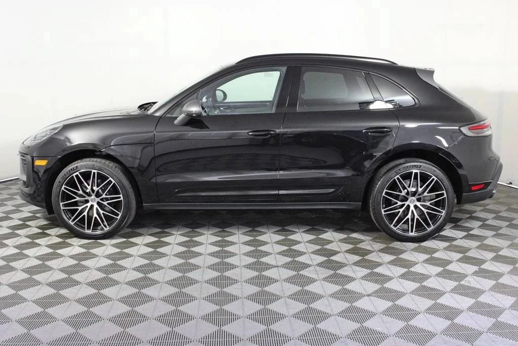 2025 Porsche Macan T - Image 2 of 5