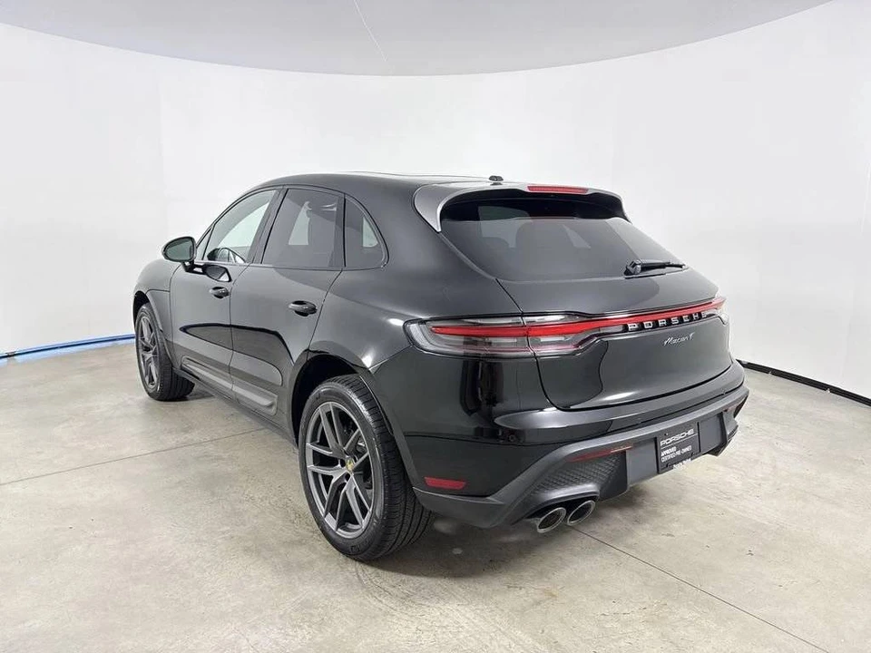 2025 Porsche Macan T - Image 3 of 4