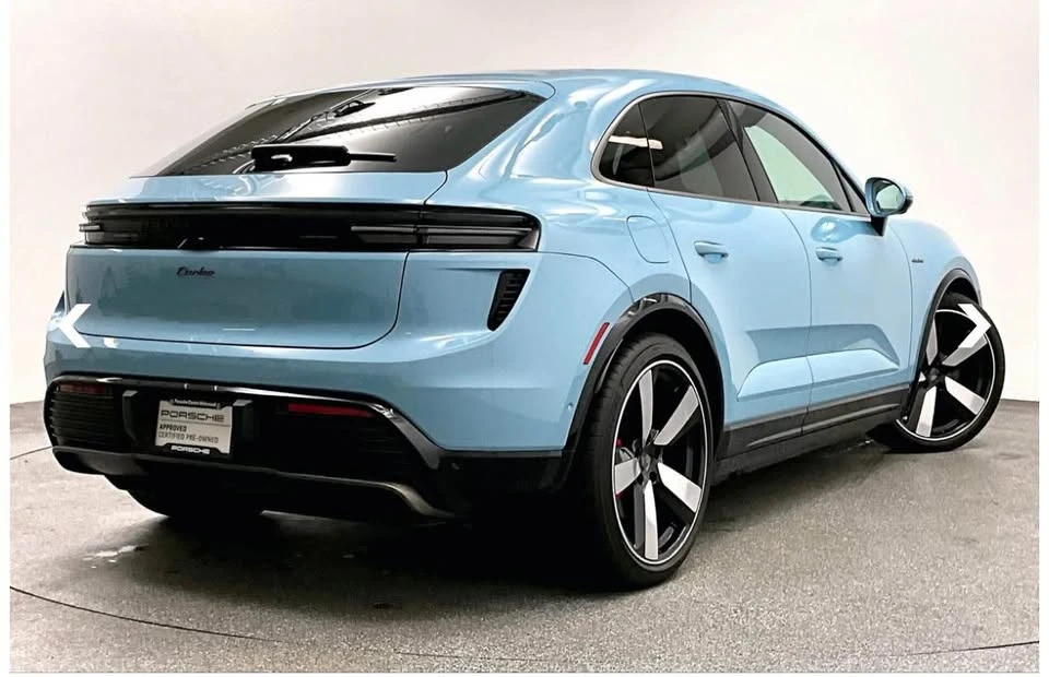 2025 Porsche Macan Electric - Image 4 of 8