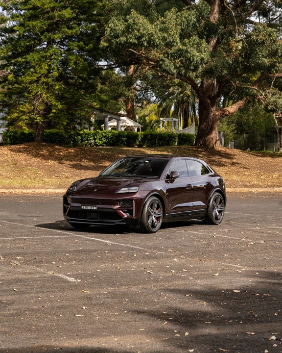 2025 Porsche Macan Electric - Image 20 of 31