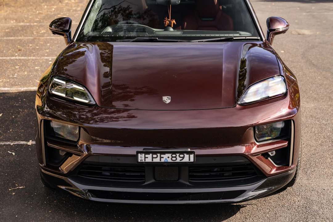 2025 Porsche Macan Electric - Image 21 of 31
