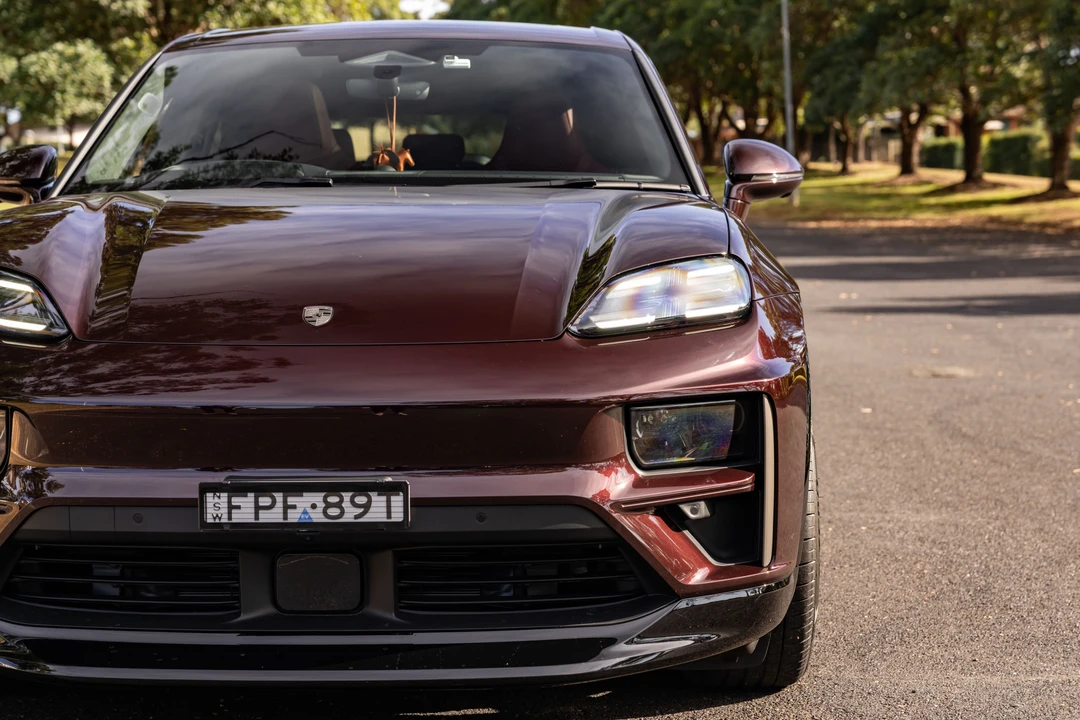 2025 Porsche Macan Electric - Image 22 of 31