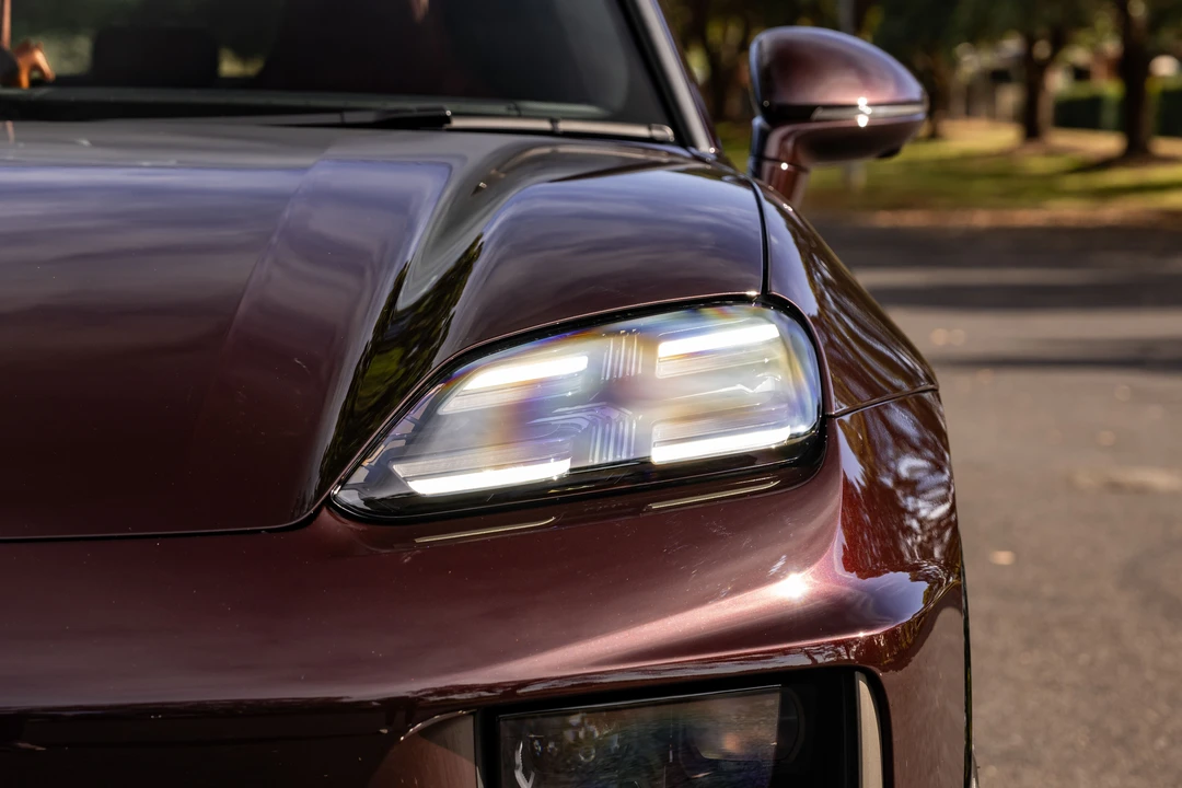 2025 Porsche Macan Electric - Image 28 of 31