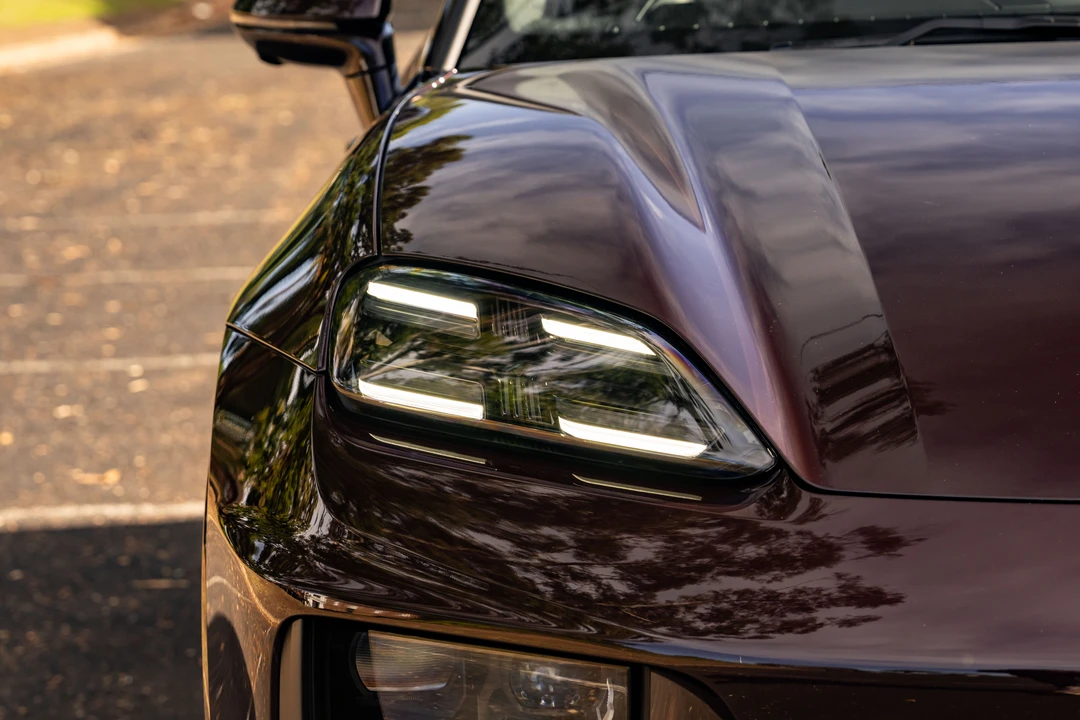 2025 Porsche Macan Electric - Image 30 of 31