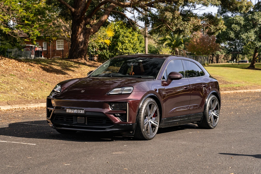 2025 Porsche Macan Electric - Image 3 of 31