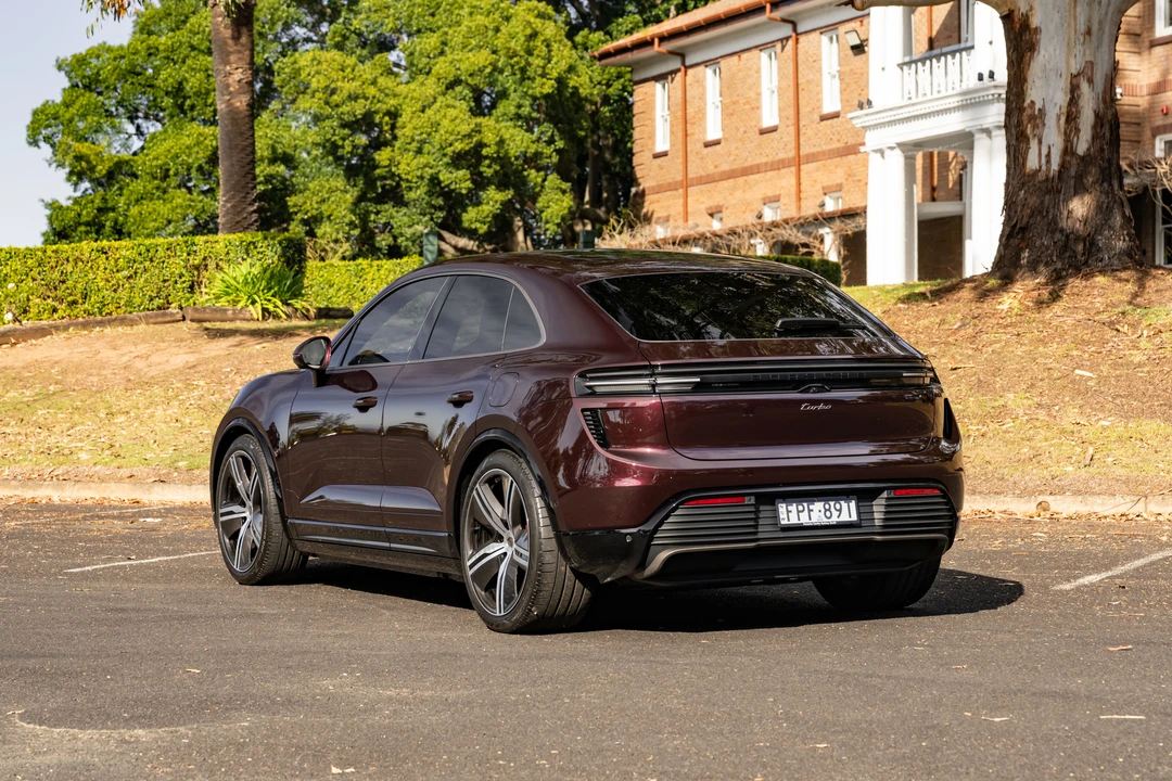 2025 Porsche Macan Electric - Image 5 of 31