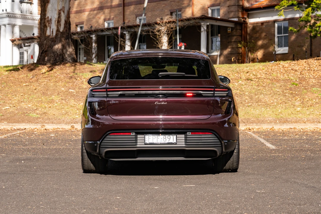 2025 Porsche Macan Electric - Image 6 of 31