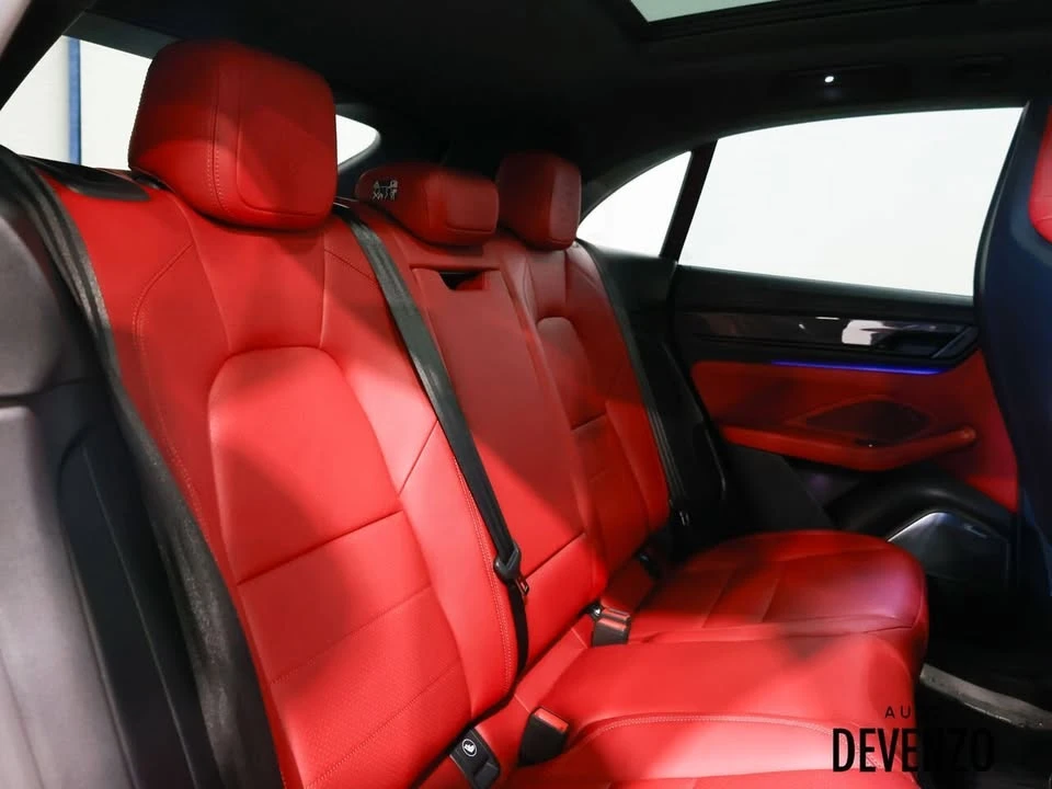 2025 Porsche Macan Electric - Image 10 of 20