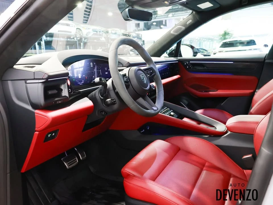 2025 Porsche Macan Electric - Image 12 of 20