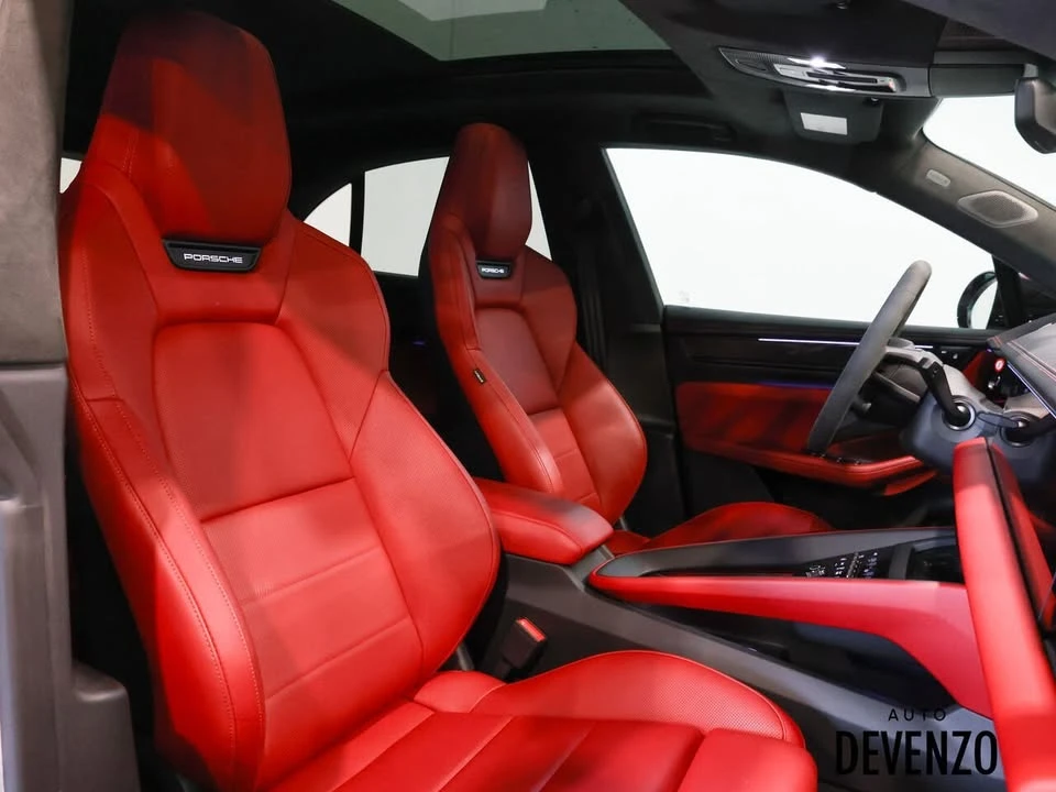 2025 Porsche Macan Electric - Image 8 of 20