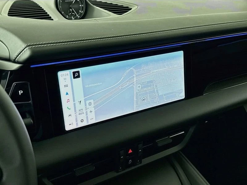 2025 Porsche Macan Electric - Image 19 of 20