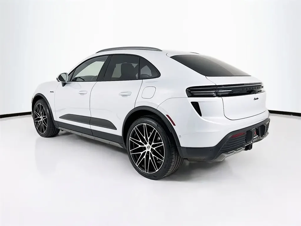 2025 Porsche Macan Electric - Image 3 of 14