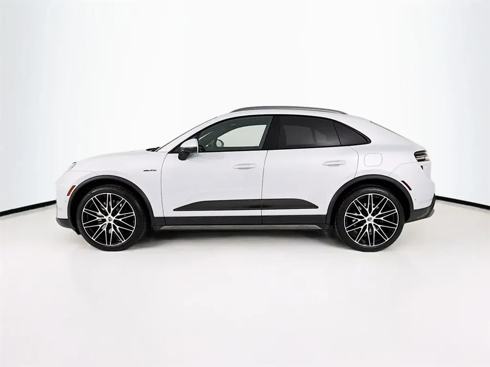 2025 Porsche Macan Electric - Image 2 of 14
