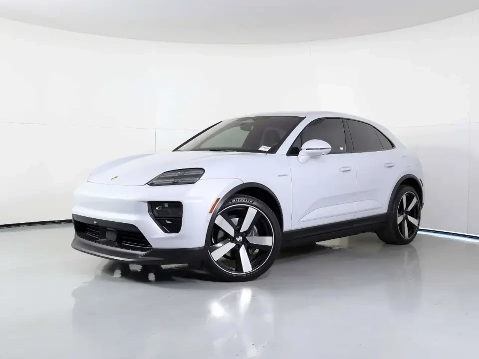 2025 Porsche Macan Electric - Image 14 of 14