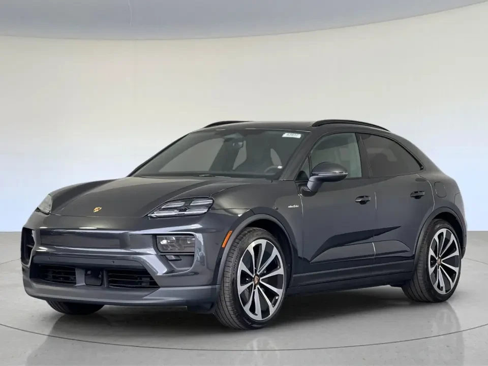 2025 Porsche Macan Electric - Image 13 of 14