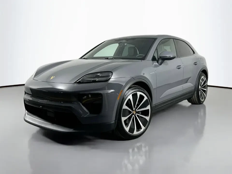 2025 Porsche Macan Electric - Image 12 of 14