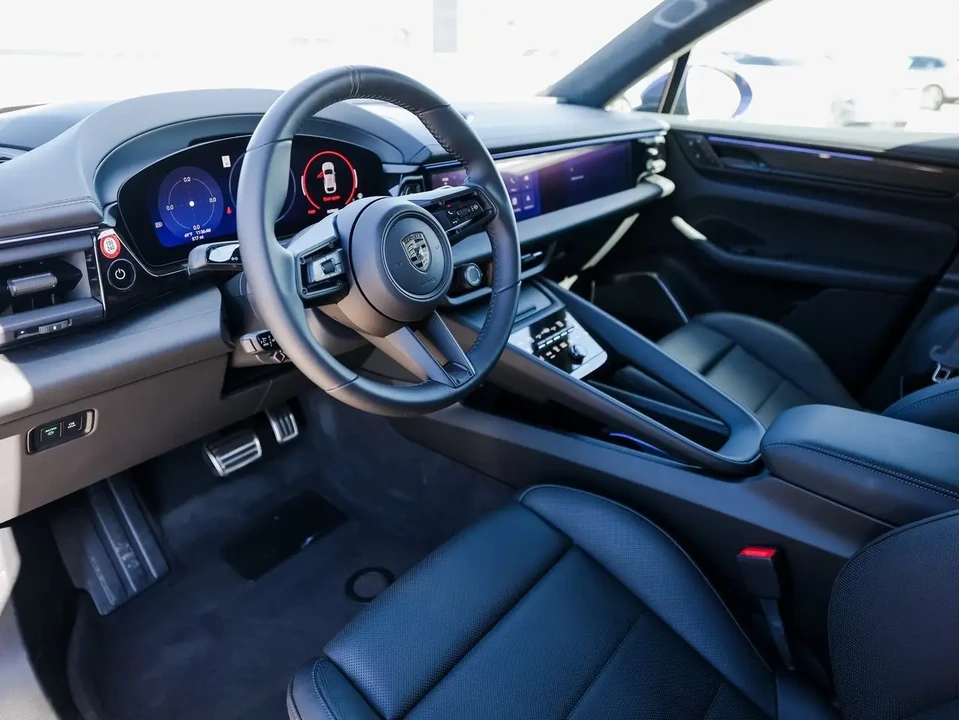 2025 Porsche Macan Electric - Image 4 of 14