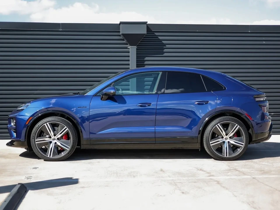 2025 Porsche Macan Electric - Image 2 of 14