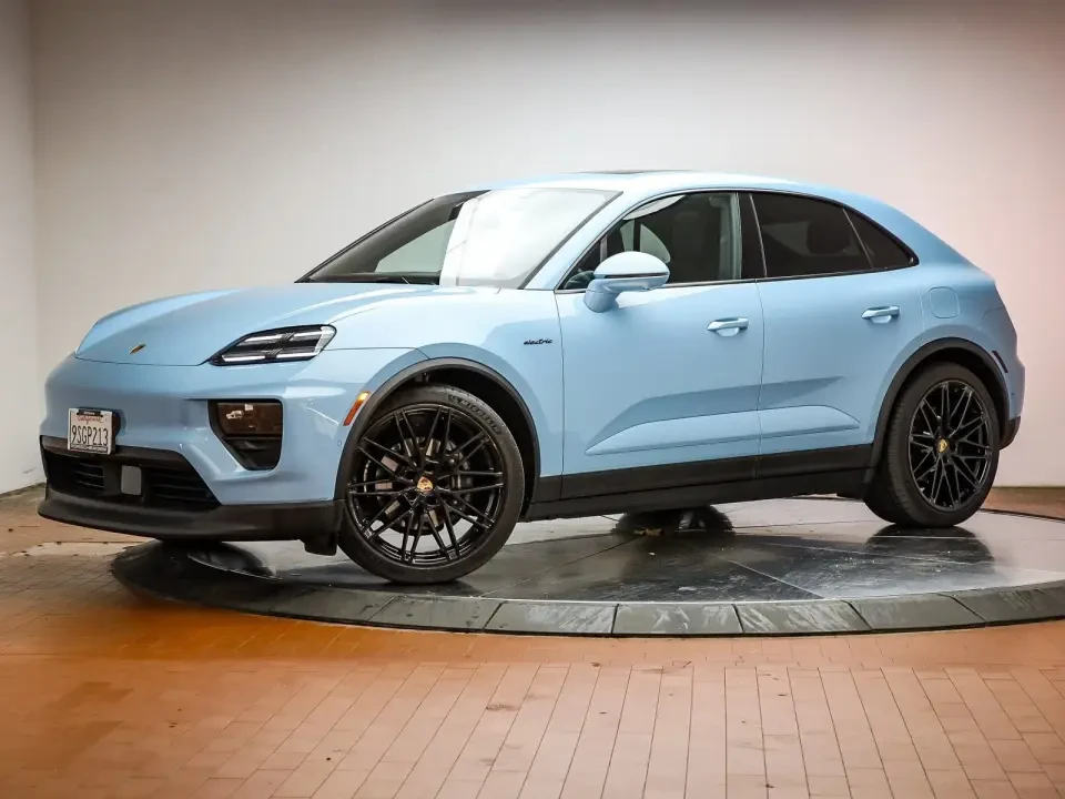2025 Porsche Macan Electric - Image 14 of 14