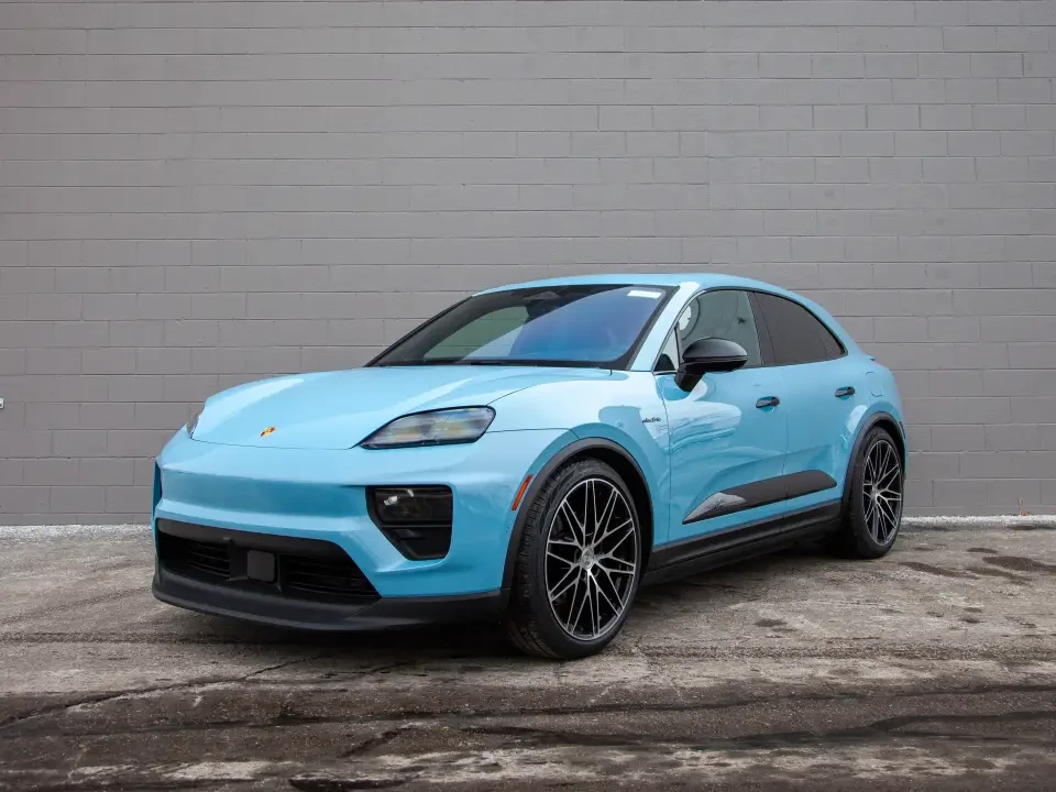 2025 Porsche Macan Electric - Image 10 of 14