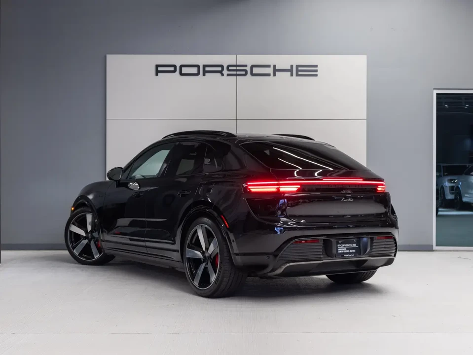 2025 Porsche Macan Electric - Image 3 of 15