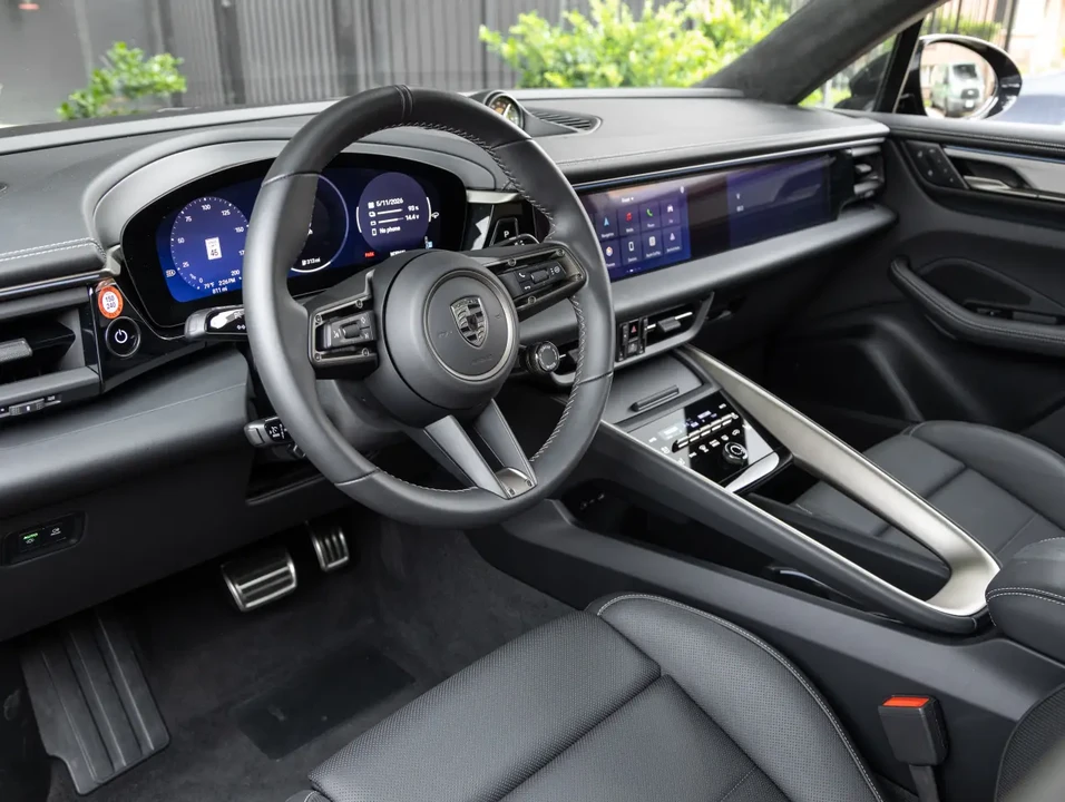 2025 Porsche Macan Electric - Image 4 of 15