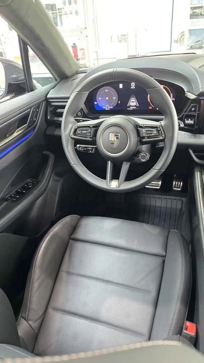 2025 Porsche Macan Electric - Image 9 of 13