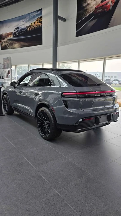 2025 Porsche Macan Electric - Image 4 of 13