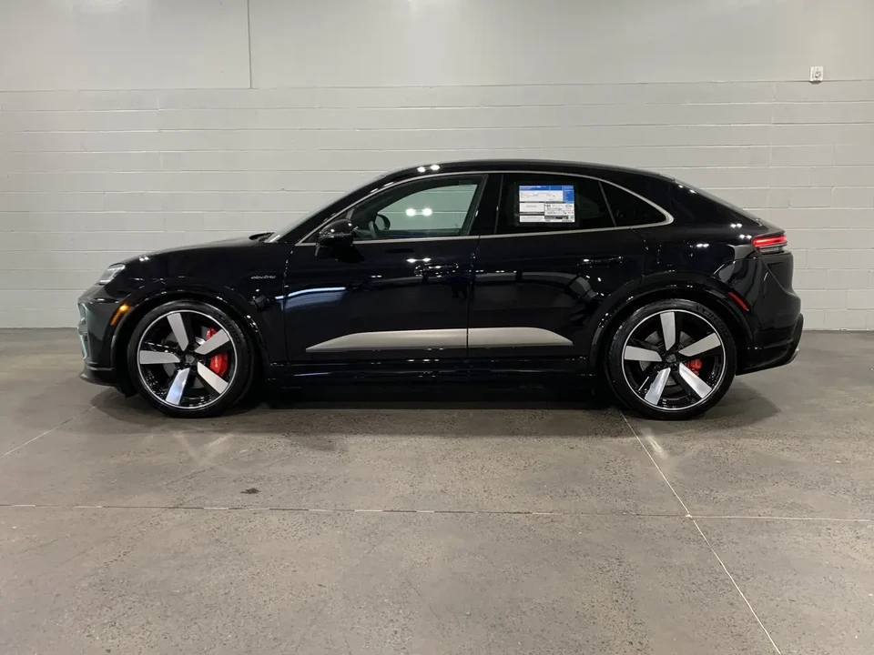 2025 Porsche Macan Electric - Image 2 of 11