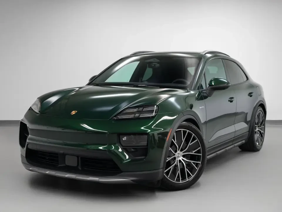 2025 Porsche Macan Electric - Image 13 of 17