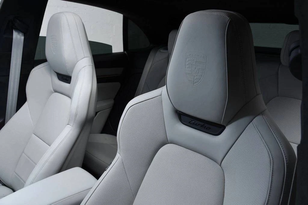 2025 Porsche Macan Electric - Image 5 of 5