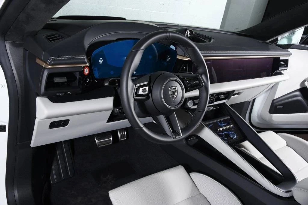 2025 Porsche Macan Electric - Image 4 of 5