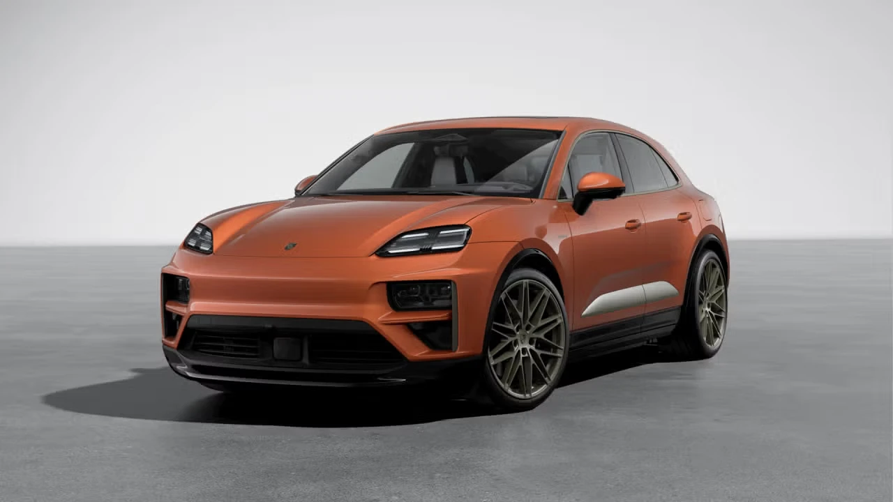 2025 Porsche Macan Electric - Image 4 of 31