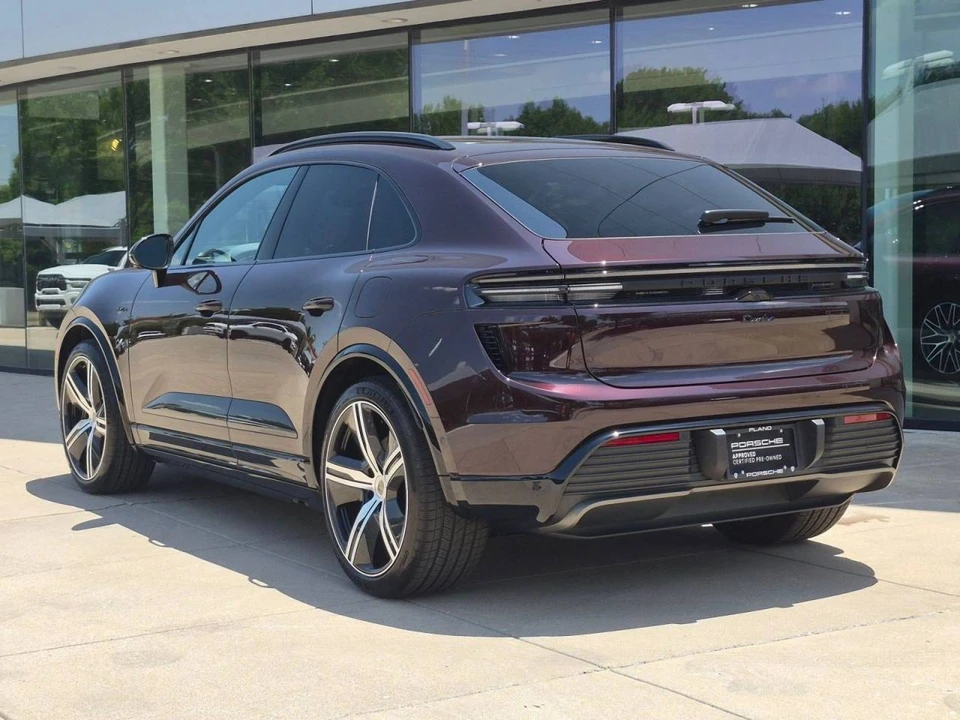 2025 Porsche Macan Electric - Image 3 of 5