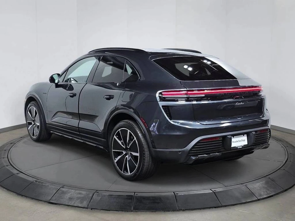 2025 Porsche Macan Electric - Image 3 of 4