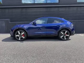 2025 Porsche Macan Electric - Image 13 of 31