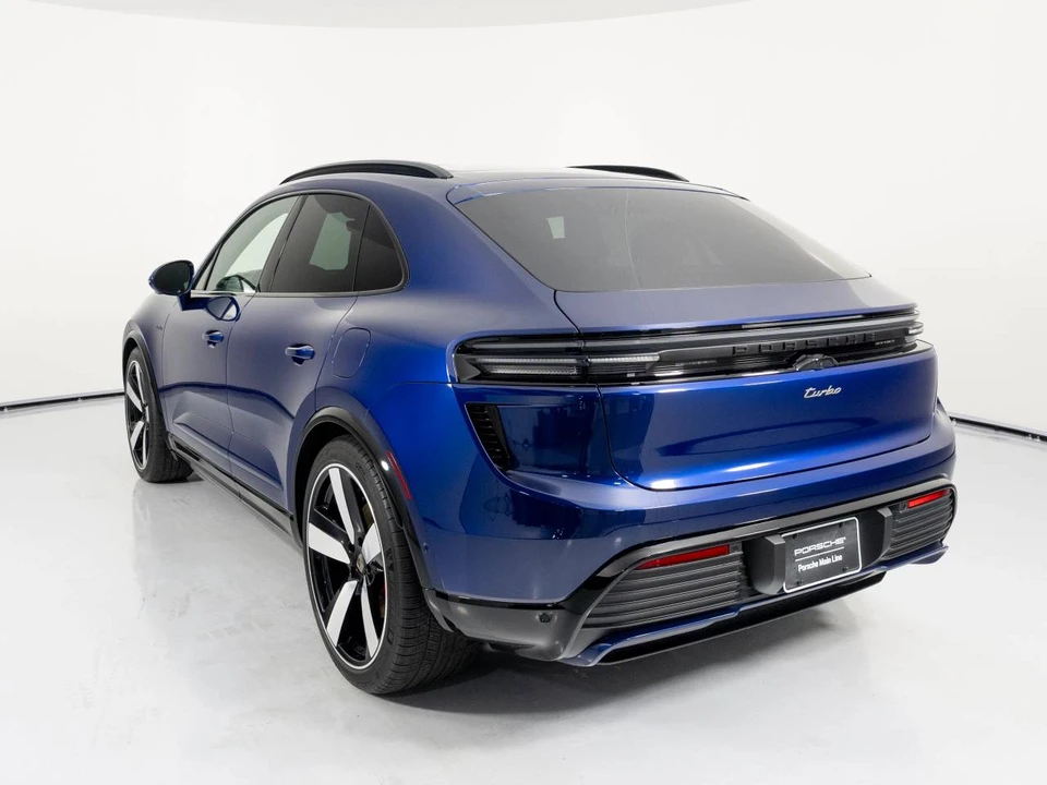 2025 Porsche Macan Electric - Image 3 of 4
