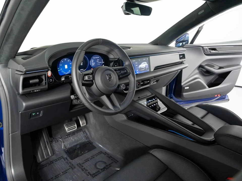 2025 Porsche Macan Electric - Image 4 of 4
