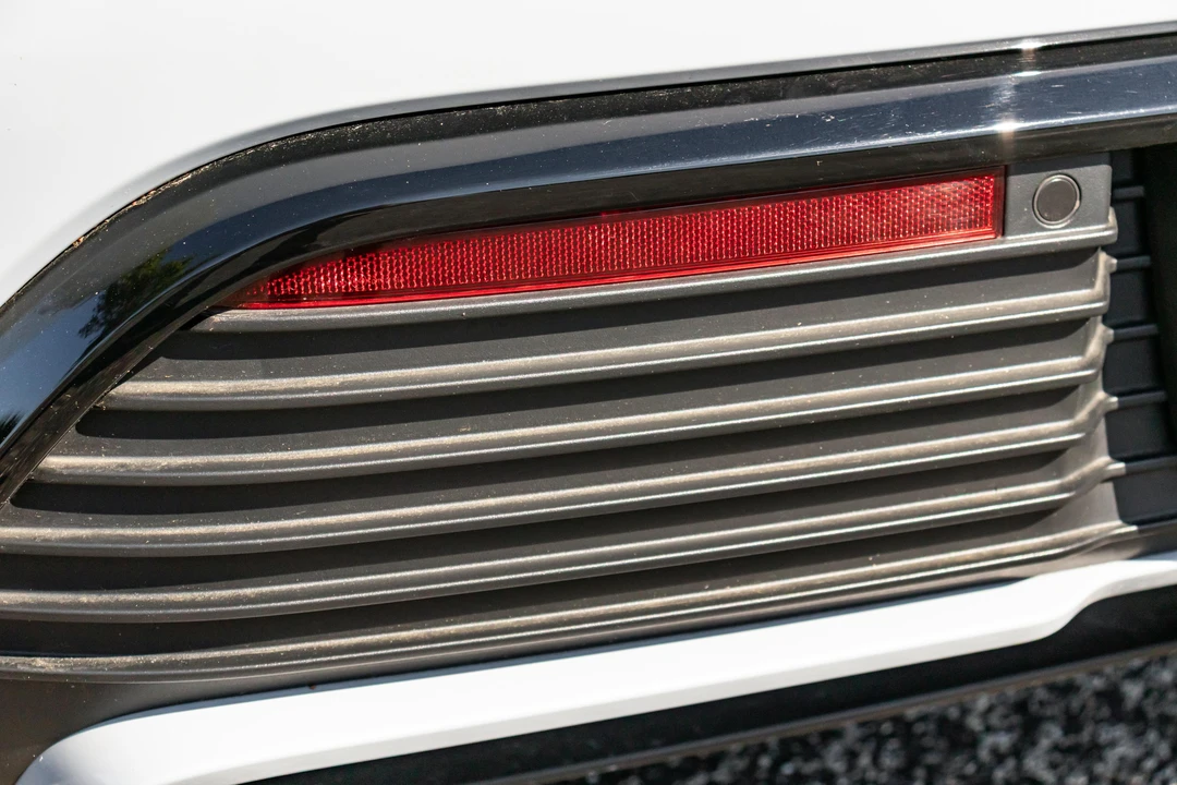 2025 Porsche Macan Electric - Image 23 of 31